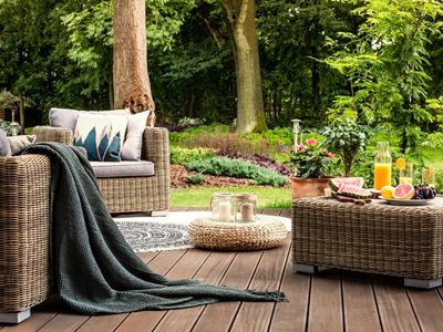 Sofa ogrodowa w stylu klasycznym - elegancja i wygodna funkcjonalność